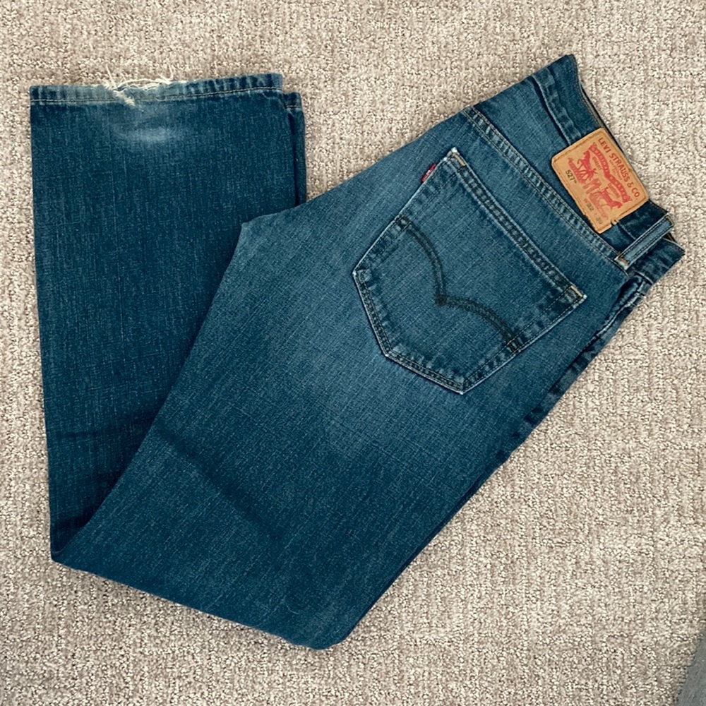 Mens Levi jeans size: W-32 L-30